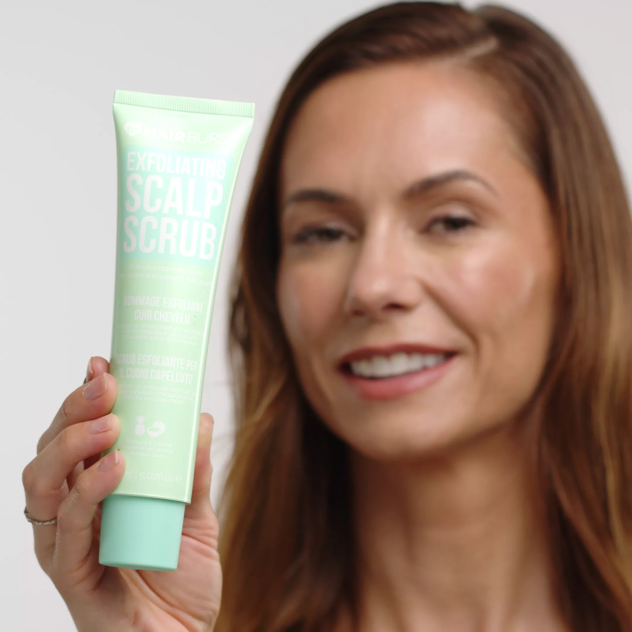 Exfoliačný peeling na mastné vlasy